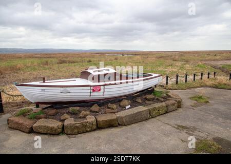 Fischerboot The Maribird' in Parkgate, Wirral. Es ist ein traditionelles Holzfischboot, das die reiche Fischergeschichte der Gegend repräsentiert Stockfoto