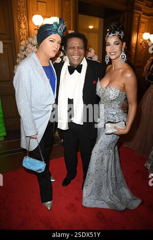 Julian F. M. Stoeckel, Roberto Blanco und Micaela Schaefer beim Semper Opernball am 07.02.2025 in Dresden Semper Opernball 2025 in Dresden *** Julian F M Stoeckel, Roberto Blanco und Micaela Schaefer beim Semperoper Ball am 07 02 2025 in Dresden Semperoper Ball 2025 in Dresden Stockfoto