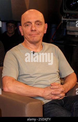 Bernhard Hoecker deutscher Schauspieler, Komiker und Moderator zu Gast in der NDR Talkshow aus dem NDR 3 Studio am 07.Februar 2025 in Hamburg HH Deutschland *** Bernhard Hoecker deutscher Schauspieler, Komiker und Moderator als Gast in der NDR Talkshow aus dem NDR 3 Studio am 07.Februar 2025 in Hamburg HH Deutschland Stockfoto