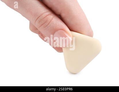 Frau mit Radiergummi auf weißem Hintergrund, Nahaufnahme Stockfoto