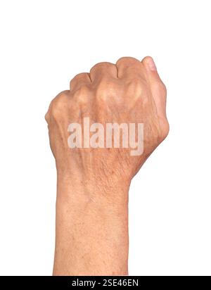 Zerknitterte Hand in eine Faust geballt, Symbol für Stärke, Protest, Gerechtigkeit und Solidarität, Geste des Widerstands und der Hoffnung. Isoliert auf weißem Hintergrund Stockfoto