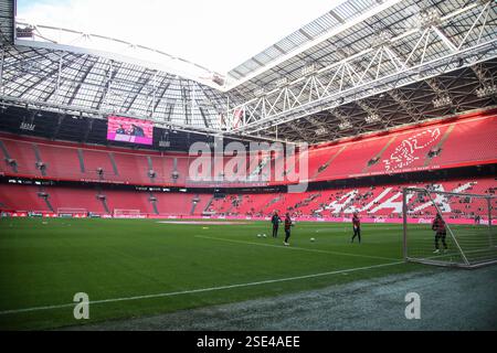 Amsterdam, Niederlande. Februar 2025. AMSTERDAM, NIEDERLANDE - 8. FEBRUAR: Austragungsort eines niederländischen Azerion Women's Eredivisie Matches zwischen Ajax und Feyenoord in der Johan Cruijff Arena am 8. Februar 2025 in Amsterdam, Niederlande. (Foto von Leiting Gao/Orange Pictures) Credit: Orange Pics BV/Alamy Live News Stockfoto