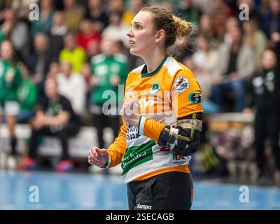 Goeppingen, Deutschland. Februar 2025. Petra Hlogyik (frisch auf Frauen, #72) Ballt die Jubelfaust, frisch auf Goeppingen vs. TuS Metzingen, Handball, 1. Bundesliga, Spielzeit 2024/2025, 08.02.2025 Foto: EIBNER/Michael Schmidt Credit: dpa/Alamy Live News Stockfoto
