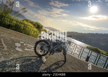 Radweg, Fahrrad, Sun Moon Lake, Yuchi Township, Nantou County, Taiwan, Asien Stockfoto
