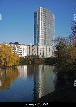 Deutschland, Düsseldorf, GAP 15, (Graf-Adolf-Platz), Büroturm, Teich, Reflexion, Europa Stockfoto