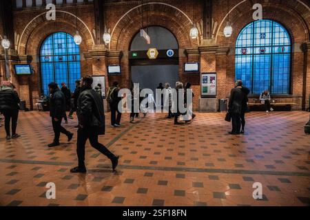 Kopenhagen, Dänemark. Februar 2025. Der Kopenhagener Hauptbahnhof (Dänisch Københavns Hovedbanegård København H) ist der Hauptbahnhof in Kopenhagen und der größte Bahnhof in Dänemark. (Foto von Kristian Tuxen Ladegaard Berg //SIPA USA) Credit: SIPA USA/Alamy Live News Stockfoto