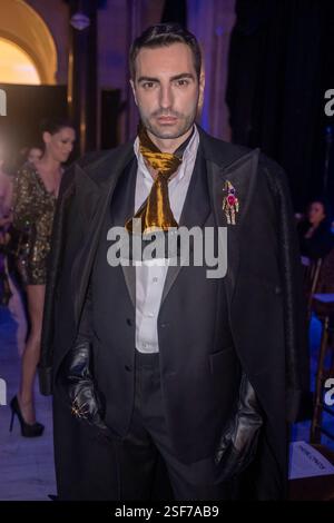 New York, Usa. Februar 2025. NEW YORK, NEW YORK - 08. FEBRUAR: Emil Osmanovic besucht die Blonds Show im Februar 2025 in New York City am 8. Februar 2025. Quelle: SOPA Images Limited/Alamy Live News Stockfoto