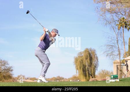 Justin Thomas schlägt in der dritten Runde der WM Phoenix Open am Samstag, 8. Februar 2025, in Scottsdale ab. Arizona. (Thomas Fernandez / Bild des Sports) Stockfoto