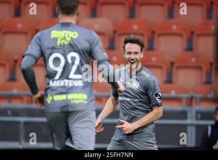 Seraing, Belgien. Februar 2025. Beverens Alexander Corryn feiert nach einem Torschuss während eines Fußballspiels zwischen RFC Seraing und SK Beveren am Sonntag, den 9. Februar 2025 in Seraing, am 21. Tag der zweiten Liga der Challenger Pro League 2024-2025 der belgischen Meisterschaft. BELGA FOTO JOHN THYS Credit: Belga News Agency/Alamy Live News Stockfoto