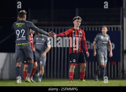 Seraing, Belgien. Februar 2025. Seraings Noah Serwy reagiert auf ein Fußballspiel zwischen RFC Seraing und SK Beveren am Sonntag, den 9. Februar 2025 in Seraing, am 21. Tag der zweiten Liga der Challenger Pro League 2024-2025. BELGA FOTO JOHN THYS Credit: Belga News Agency/Alamy Live News Stockfoto