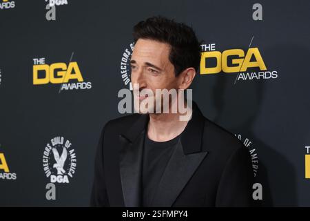 Beverly Hills, USA. Februar 2025. Adrien Brody nimmt am 08. Februar 2025 an den 77. Jährlichen Directors Guild of America Awards im Beverly Hilton in Beverly Hills, Kalifornien Teil Foto: Crash/imageSPACE Credit: Imagespace/Alamy Live News Stockfoto
