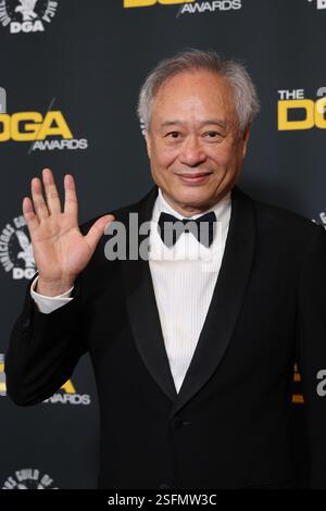 Beverly Hills, USA. Februar 2025. Ang Lee nimmt am 8. Februar 2025 an den 77. Jährlichen Directors Guild of America Awards im Beverly Hilton in Beverly Hills, Kalifornien Teil Foto: Crash/imageSPACE Credit: Imagespace/Alamy Live News Stockfoto