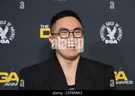 Beverly Hills, USA. Februar 2025. Bowen Yang nimmt am 08. Februar 2025 an den 77. Jährlichen Directors Guild of America Awards im Beverly Hilton in Beverly Hills, Kalifornien Teil Foto: Crash/imageSPACE Credit: Imagespace/Alamy Live News Stockfoto
