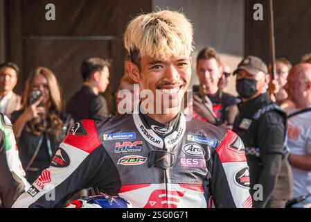 Bangkok, Thailand. Februar 2025. Der thailändische Fahrer Somkiat Chantra von Idemitsu Honda LCR wurde während der MotoGP-Saison Premiere 2025 in einem Einkaufszentrum in Bangkok gesehen. Quelle: SOPA Images Limited/Alamy Live News Stockfoto