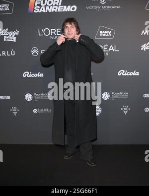 Sanremo, Italien. Februar 2025. Sanremo, 75. Italienisches Songfestival - Erscheinen auf der Radio Italia Party - Rkomi Credit: Unabhängige Fotoagentur/Alamy Live News Stockfoto