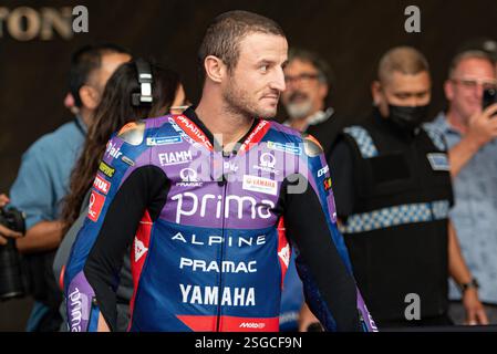 Bangkok, Thailand. Februar 2025. Jack Miller (L) #43 (Australien) Prima Pramac Yamaha, nehmen Sie am 9. Februar 2025 an der Veranstaltung MotoGP Season Launch 2025 Thailand in einem Einkaufszentrum in Bangkok Teil. In Bangkok. (Foto: Teera Noisakran/SIPA USA) Credit: SIPA USA/Alamy Live News Stockfoto