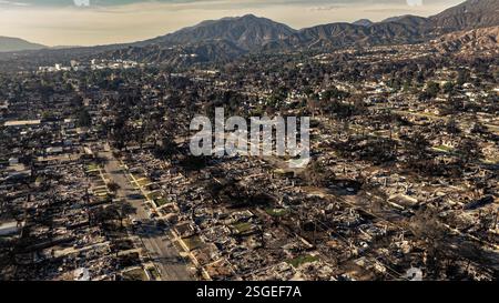 Altadena, Usa. Februar 2025. Schäden durch den Eaton-Brand im westlichen Bereich der Gemeinde Altadena. 9/2025 Altadena, CA., USA (Foto: Ted Soqui/SIPA USA) Credit: SIPA USA/Alamy Live News Stockfoto