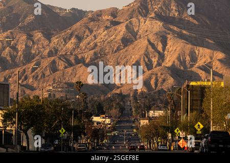 Altadena, Usa. Februar 2025. Schäden durch den Eaton-Brand im westlichen Bereich der Gemeinde Altadena. 9/2025 Altadena, CA., USA (Foto: Ted Soqui/SIPA USA) Credit: SIPA USA/Alamy Live News Stockfoto