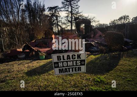 Altadena, Usa. Februar 2025. Schäden durch den Eaton-Brand im westlichen Bereich der Gemeinde Altadena. 9/2025 Altadena, CA., USA (Foto: Ted Soqui/SIPA USA) Credit: SIPA USA/Alamy Live News Stockfoto