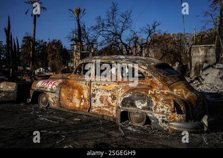 Altadena, Usa. Februar 2025. Schäden durch den Eaton-Brand im westlichen Bereich der Gemeinde Altadena. 9/2025 Altadena, CA., USA (Foto: Ted Soqui/SIPA USA) Credit: SIPA USA/Alamy Live News Stockfoto