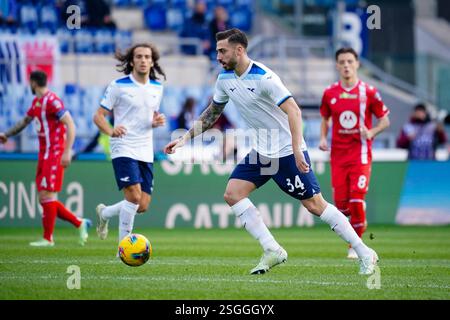 Rom, Italien. Februar 2025. Mario Gila (SS Latium) während des italienischen Meisterschaftsspiels der Serie A zwischen der SS Lazio und dem AC Monza am 9. Februar 2025 im Stadio Olimpico in Rom. Quelle: Luca Rossini/E-Mage/Alamy Live News Stockfoto
