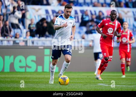 Rom, Italien. Februar 2025. Mario Gila (SS Latium) während des italienischen Meisterschaftsspiels der Serie A zwischen der SS Lazio und dem AC Monza am 9. Februar 2025 im Stadio Olimpico in Rom. Quelle: Luca Rossini/E-Mage/Alamy Live News Stockfoto