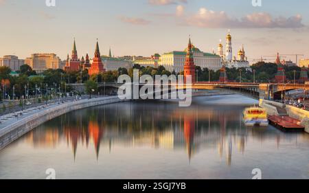 Russland, Moskau City Skyline im Sonnenuntergang Stockfoto