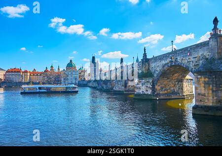 Die Karlsbrücke über die Moldau, Blick vom Mala Strana Damm, Prag, Tschechien Stockfoto
