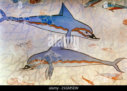 Delfinfresko, Detail, Megaron der Königin, Palast von Knossos, Minoisch, Kreta, Griechenland, Bronzezeit, LM I Periode, 1800-1400 v. Chr. (2000). Eine Meeresszene, die Delfine zeigt, die symmetrisch mit Fischen in den Zwischenräumen zusammengesetzt sind. Archäologisches Museum von Heraklion. Stockfoto