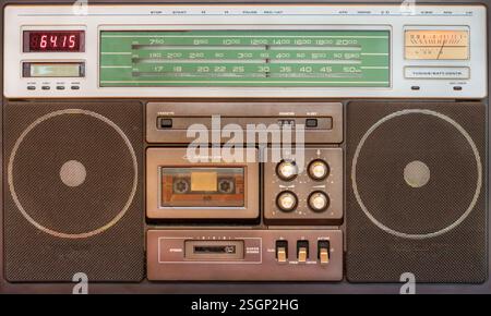 Tragbarer Stereo-Kassettenspieler aus den 80er Jahren Stockfoto