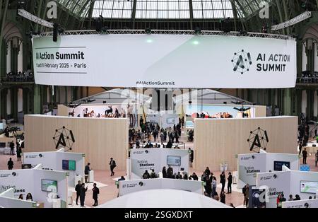Paris, Frankreich. Februar 2025. Dieses Foto vom 10. Februar 2025 zeigt den Veranstaltungsort des AI Action Summit im Grand Palais in Paris. Der Gipfel, der am 10. Und 11. Februar stattfindet, konzentriert sich auf fünf Hauptthemen: KI im öffentlichen Interesse, Zukunft der Arbeit, Innovation und Kultur, Vertrauen in KI und Global KI Governance. Quelle: Gao Jing/Xinhua/Alamy Live News Stockfoto
