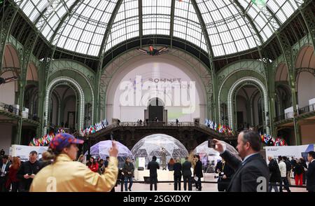 Paris, Frankreich. Februar 2025. Dieses Foto vom 10. Februar 2025 zeigt den Veranstaltungsort des AI Action Summit im Grand Palais in Paris. Der Gipfel, der am 10. Und 11. Februar stattfindet, konzentriert sich auf fünf Hauptthemen: KI im öffentlichen Interesse, Zukunft der Arbeit, Innovation und Kultur, Vertrauen in KI und Global KI Governance. Quelle: Gao Jing/Xinhua/Alamy Live News Stockfoto