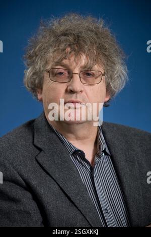 Paul Muldoon, der mit dem Pulitzer-Preis ausgezeichnet wurde, wurde auf dem Edinburgh International Book Festival vorgestellt, wo er über sein Buch „Plan B“ sprach. Die dreiwöchige Veranstaltung ist das größte Literaturfestival der Welt und findet während des jährlichen Edinburgh Festivals statt. Die Veranstaltung 2010 bot Vorträge und Präsentationen von mehr als 500 Autoren aus aller Welt. Stockfoto