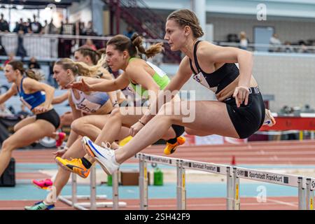Frankfurt, Deutschland. Februar 2025. Carolina Oeste (SSC Bad Sooden-Allendorf); DM Mehrkampf Halle in der Leichtathletikhalle Kalbach in Frankfurt am 09.02.2025, (Hessen). Quelle: dpa/Alamy Live News Stockfoto