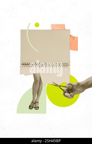 Skizze Bild Trend Artwork Montage Foto Collage von Copybook Blatt Körper Studenten Bildung Stand Frau Beine Posing Hand halten Schere geschnitten Stockfoto
