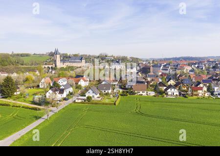 Stadtansicht mit Schloss und Peterskirche, im Vordergrund der Stadtteil Zassnitz, Luftansicht auf Rochlitz, Sachsen, Deutschland, Europa Stockfoto