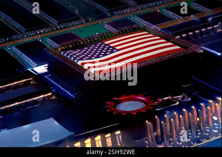 Flagge der USA auf einem Prozessor. Konzept für den Kampf um die globale Produktion von Mikrochips zwischen China, Taiwan, Korea und den USA. Web-Banner für Bilder. 20 Stockfoto