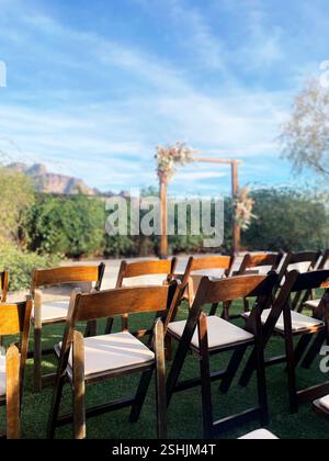 Hochzeitsaltar Im Freien Stockfoto