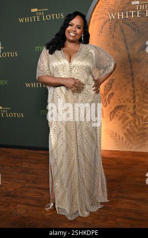 Los Angeles, USA. Februar 2025. Natasha Rothwell kommt bei der HBO-Originalserie „The White Lotus“ Staffel 3 Premiere im Paramount Theater am 10. Februar 2025 in Los Angeles, CA. © Lisa OConnor/AFF-USA.com Credit: AFF/Alamy Live News Stockfoto