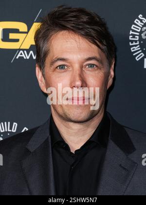 BEVERLY HILLS, LOS ANGELES, KALIFORNIEN, USA - FEBRUAR 08: Sean Baker kommt bei der 77. Annual Directors Guild of America Awards, die am 8. Februar 2025 im Beverly Hilton Hotel in Beverly Hills, Los Angeles, Kalifornien, USA, stattfinden. (Foto: Xavier Collin/Image Press Agency) Stockfoto