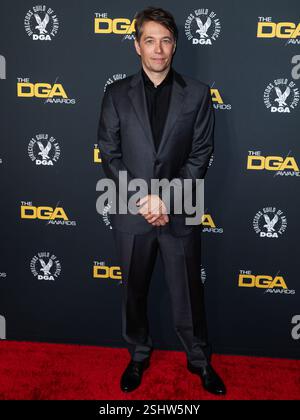 BEVERLY HILLS, LOS ANGELES, KALIFORNIEN, USA - FEBRUAR 08: Sean Baker kommt bei der 77. Annual Directors Guild of America Awards, die am 8. Februar 2025 im Beverly Hilton Hotel in Beverly Hills, Los Angeles, Kalifornien, USA, stattfinden. (Foto: Xavier Collin/Image Press Agency) Stockfoto