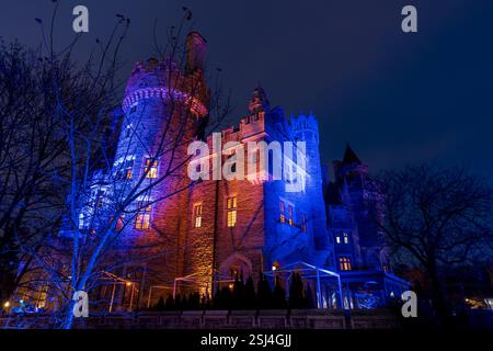 Casa Loma Winternachtbeleuchtung. Historisches Schloss in Toronto Stadt. Ontario, Kanada. Stockfoto