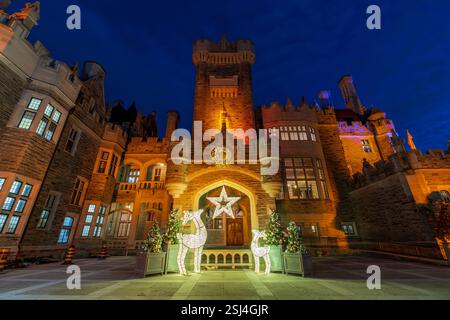 Casa Loma Winternachtbeleuchtung. Historisches Schloss in Toronto Stadt. Ontario, Kanada. Stockfoto