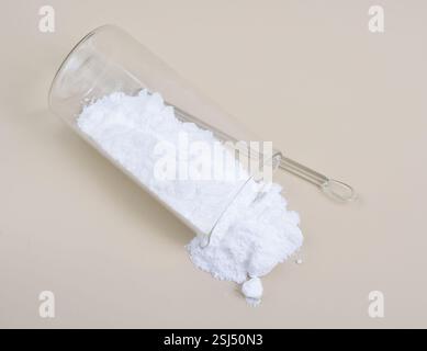 Natriumtriphosphat STP, auch Natriumtripolyphosphat STPP oder Tripolyphosphat TPP Stockfoto