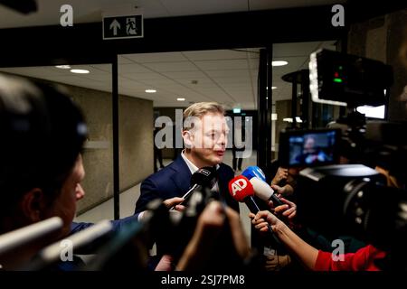 DEN HAAG - Pieter Omtzigt (NSC) spricht vor der wöchentlichen Fragestunde und den Abstimmungen im Repräsentantenhaus vor der Presse. ANP ROBIN VAN LONKHUIJSEN niederlande aus - belgien aus Stockfoto