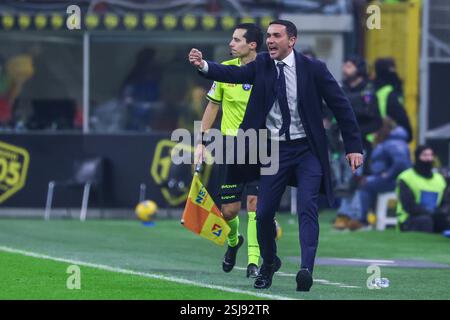 Raffaele Palladino Head Coach des ACF Fiorentina Gesten während des Fußballspiels der Serie A 2024/25 zwischen dem FC Internazionale und dem ACF Fiorentina im San Siro Stadium. Endpunktzahl; Inter 2: 1 Fiorentina. Stockfoto