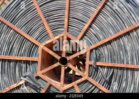 Wüsten-angepasste Landwirtschaft Tropfbewässerungssystem und Rohre fotografiert in der Negev-Wüste, Israel Stockfoto