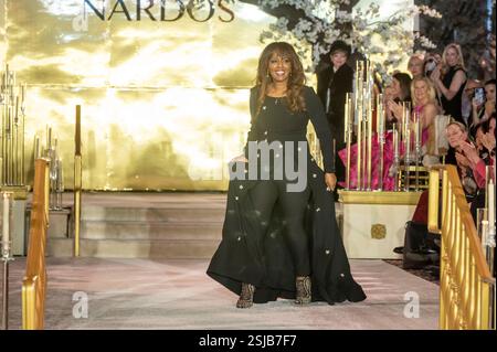 New York, Usa. Februar 2025. Designer Nardos Imam läuft am 10. Februar 2025 im Plaza Hotel in New York, USA, das Finale der Nardos Show 2025. (Foto von Thenews2/NurPhoto) Credit: NurPhoto SRL/Alamy Live News Stockfoto