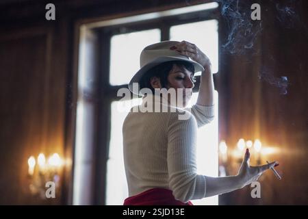 Halston 2021TV Serie USA Regie: Daniel Minahan Staffel 1, Episode 2: Versailles Krysta Rodriguez Stockfoto