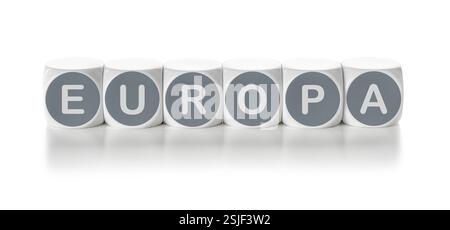 Buchstabenwürfel auf weißem Hintergrund - Europa Stockfoto